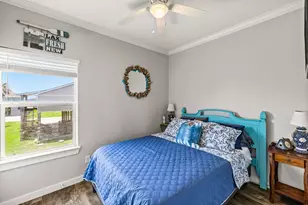 853 Wommack, Crystal Beach, TX 77650 - Photo 19