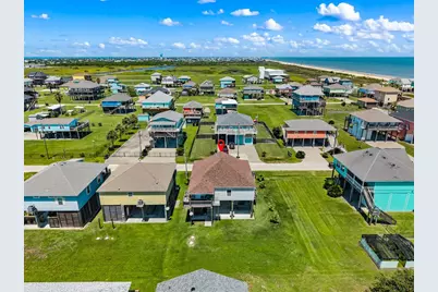 853 Wommack, Crystal Beach, TX 77650 - Photo 41