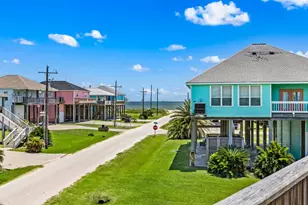 853 Wommack, Crystal Beach, TX 77650 - Photo 5
