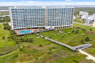 1401 E Beach Dr, Galveston, TX 77550 - Photo 5