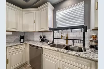 3715 Avenue O 1/2, Galveston, TX 77550 - Photo 9