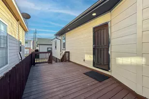 3715 Ave O 1/2, Galveston, TX 77550 - Photo 33