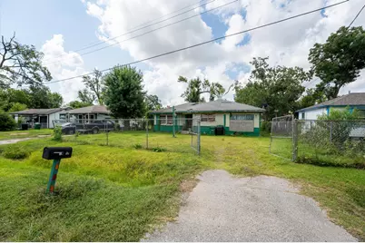 7926 Linda Vista Road, Houston, TX 77028 - Photo 5