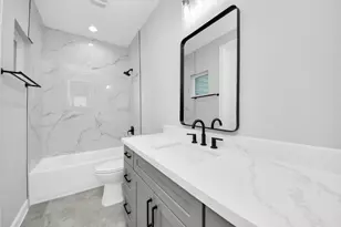 1605 Sylvester Rd, Houston, TX 77009 - Photo 7