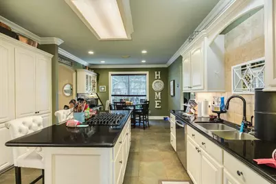 204 Arrowhead Drive, Lake Jackson, TX 77566 - Photo 15