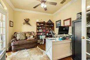 204 Arrowhead Dr, Lake Jackson, TX 77566 - Photo 9
