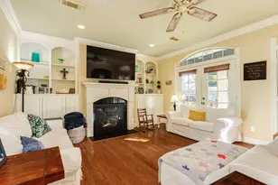 204 Arrowhead Dr, Lake Jackson, TX 77566 - Photo 11