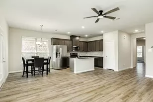 765 Rosewood Ln, Angleton, TX 77515 - Photo 7