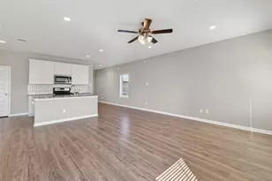 13009 Leisure Cove Dr, La Marque, TX 77568 - Photo 15