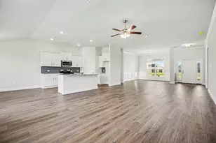 5 Keystone Ct, Angleton, TX 77515 - Photo 9