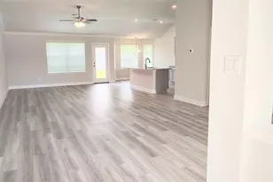 5 Keystone Ct, Angleton, TX 77515 - Photo 3