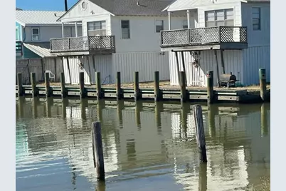 219 Bayshore Drive, Palacios, TX 77465 - Photo 3