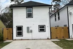 8215 Crestview Dr, Houston, TX 77028 - Photo 1