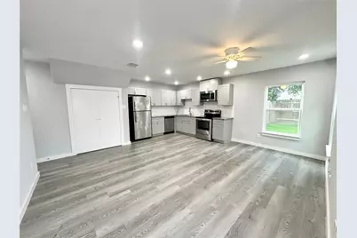 8215 Crestview Drive #B, Houston, TX 77028 - Photo 3