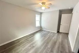 8215 Crestview Dr, Houston, TX 77028 - Photo 17
