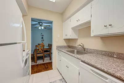 2121 Fountain View Drive #16, Houston, TX 77057 - Photo 17