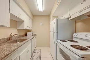 2121 Fountain View Dr, Houston, TX 77057 - Photo 13