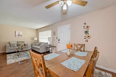 2121 Fountain View Drive #16, Houston, TX 77057 - Photo 7