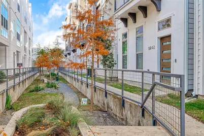 5838 E Post Oak Lane, Houston, TX 77055 - Photo 5