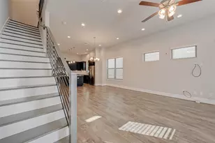 5838 E Post Oak Ln, Houston, TX 77055 - Photo 15