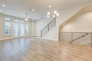 5838 E Post Oak Ln, Houston, TX 77055 - Photo 9