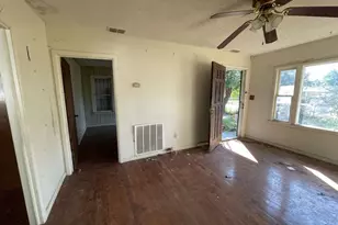 555 S Reagan St, San Benito, TX 78586 - Photo 3