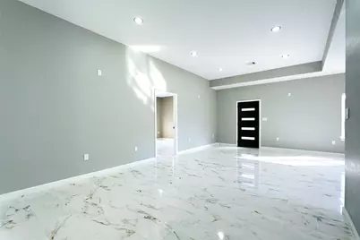 408 County Rd 3414, Cleveland, TX 77327 - Photo 11