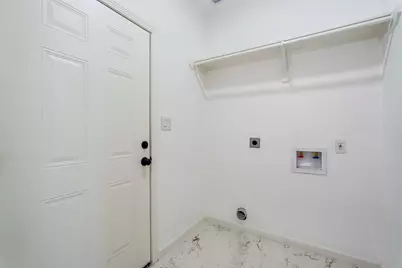 408 County Rd 3414, Cleveland, TX 77327 - Photo 9