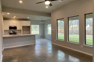 15506 Arrowhead Loop W, Willis, TX 77378 - Photo 5