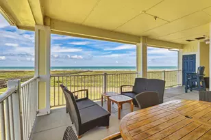 4241 Pointe W Dr, Galveston, TX 77554 - Photo 37