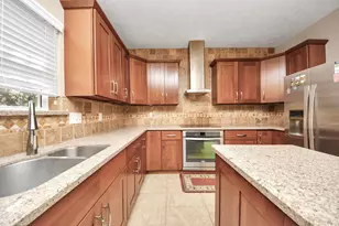 114 Lindencrest Ct, Sugar Land, TX 77479 - Photo 17