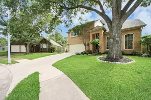 114 Lindencrest Ct, Sugar Land, TX 77479 - Photo 3