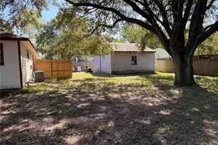 2611 Center St, Waller, TX 77484 - Photo 11