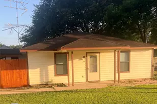 2611 Center St, Waller, TX 77484 - Photo 1