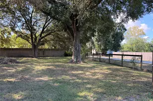 2611 Center St, Waller, TX 77484 - Photo 7