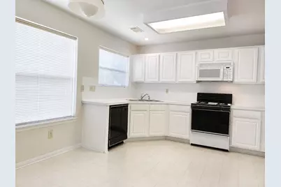 3904 Spring Circle Drive E, Pearland, TX 77584 - Photo 11