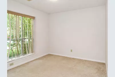 3904 Spring Circle Drive E, Pearland, TX 77584 - Photo 3