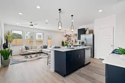 7717 Inwood Hills Lane, Houston, TX 77088 - Photo 9