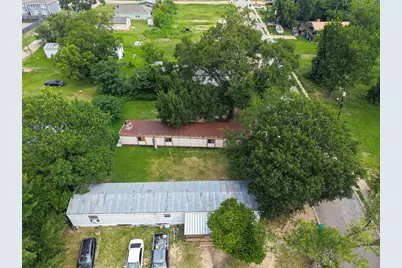 403 Young Street, Willis, TX 77378 - Photo 5