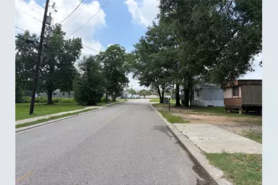 403 Young Street, Willis, TX 77378 - Photo 3