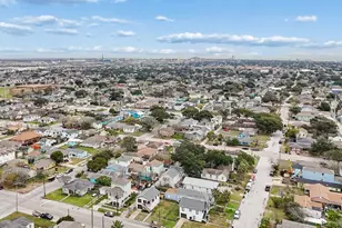 1914 55th St, Galveston, TX 77551 - Photo 25