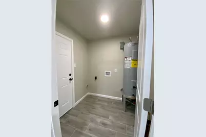 296 Kings Row, Livingston, TX 77351 - Photo 23