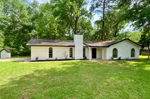 296 Kings Row, Livingston, TX 77351 - Photo 1