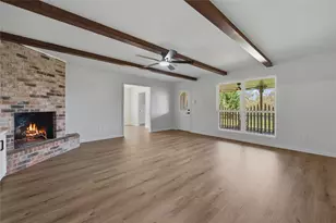 210 Ridgemont Dr, Alvin, TX 77511 - Photo 9