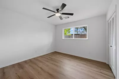 210 Ridgemont Drive, Alvin, TX 77511 - Photo 13