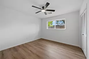 210 Ridgemont Dr, Alvin, TX 77511 - Photo 13