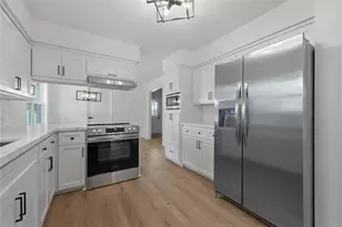 210 Ridgemont Dr, Alvin, TX 77511 - Photo 5