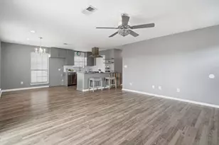 271 Barracuda St, Hitchcock, TX 77563 - Photo 9