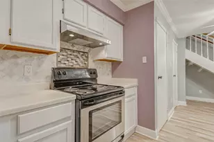 11201 Lynbrook Dr, Houston, TX 77042 - Photo 11