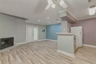 11201 Lynbrook Dr, Houston, TX 77042 - Photo 7